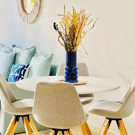 Canaryislandshost I Amanecer * Costa Teguise